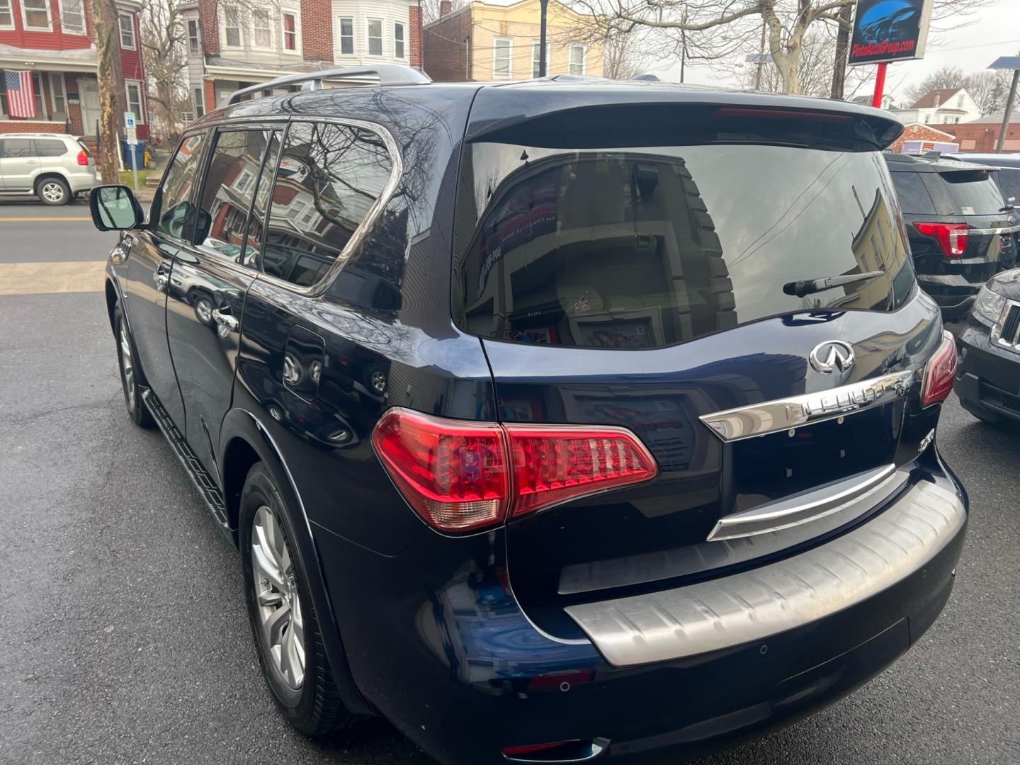 2017 Infiniti QX80 Limited 4WD (JN8AZ2NE1H9) with an 5.6L V8 DOHC 32V engine, 7A transmission, located at 1018 Brunswick Ave, Trenton, NJ, 08638, (609) 989-0900, 40.240086, -74.748085 - Photo#4